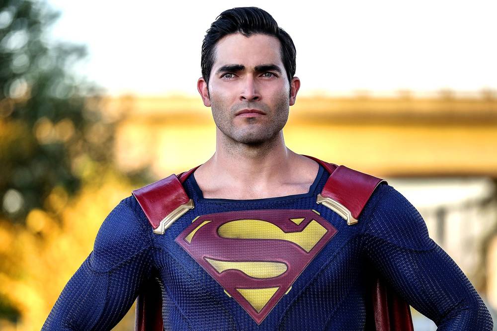 Superman aparece de uniforme preto nas filmagens de crossover das séries da DC 1
