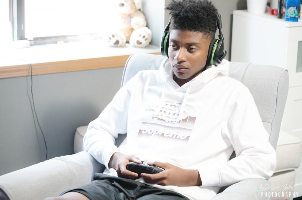 Cyberpunk 2077 e RDR 2 rodando no celular? O futuro chegou 3 Cyberpunk 2077 e RDR 2 rodando no celular? O futuro chegou 2