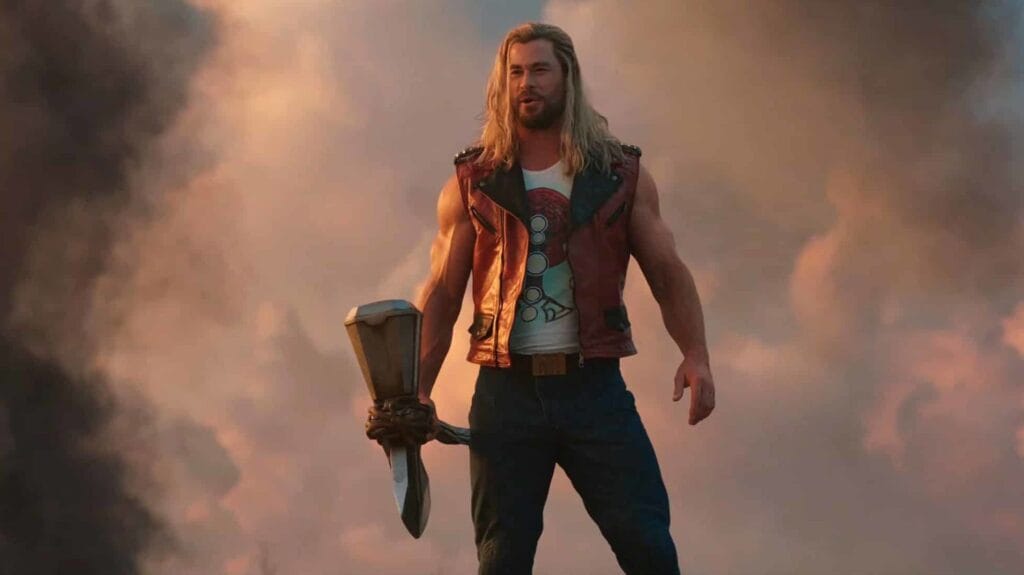 Chris Hemsworth concorda com críticas de Thor: Amor e Trovão 2 Chris Hemsworth concorda com críticas de Thor: Amor e Trovão 2