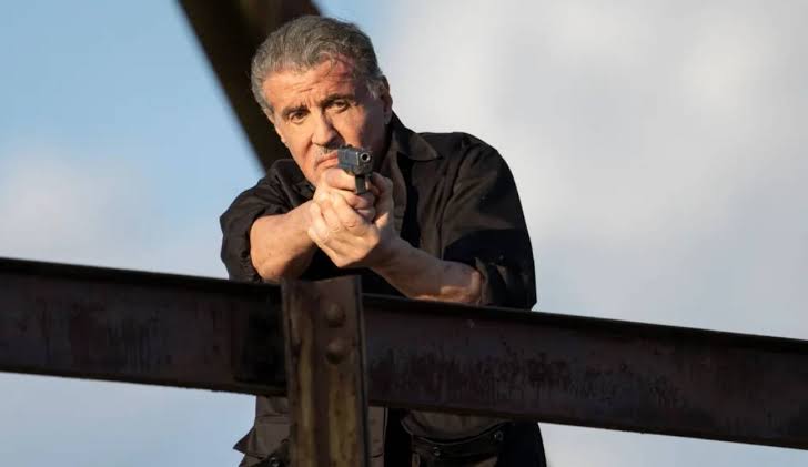 Armor: Sylvester Stallone viverá vilão no novo filme de ação 2 Armor: Sylvester Stallone viverá vilão no novo filme de ação 1