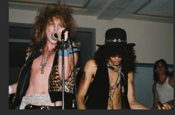 Axl Rose: 62 Anos de Rock, Rebeldia e Poder de Microfone 6 Axl Rose: 62 Anos de Rock, Rebeldia e Poder de Microfone 6