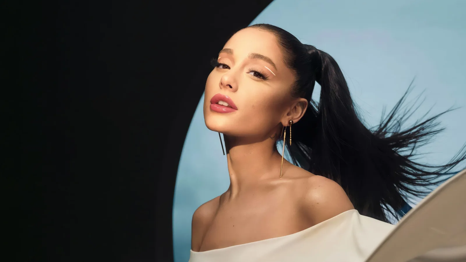 Ariana Grande em Entrando Numa Fria 4