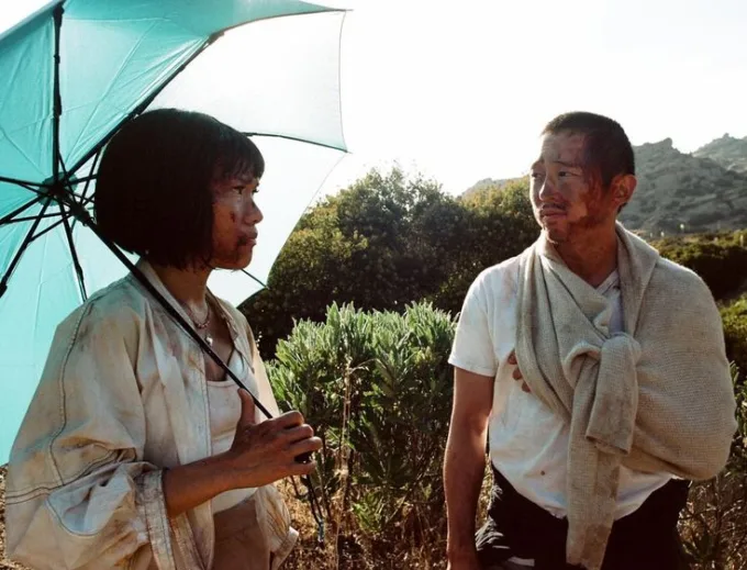 Beef é a minissérie da Netflix com 98% de aprovação que prende o público já na cena de abertura