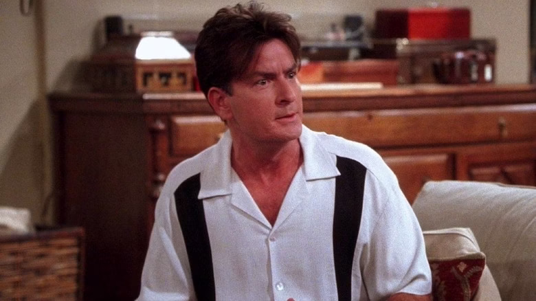 Charlie Sheen revela motivo bizarro para seu colapso em Two and a Half Men 3 Charlie Sheen revela motivo bizarro para seu colapso em Two and a Half Men 2