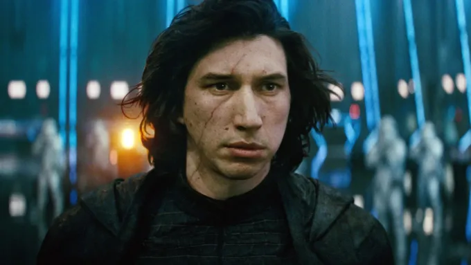 Adam Driver comenta sobre roteiro suspenso de Star Wars