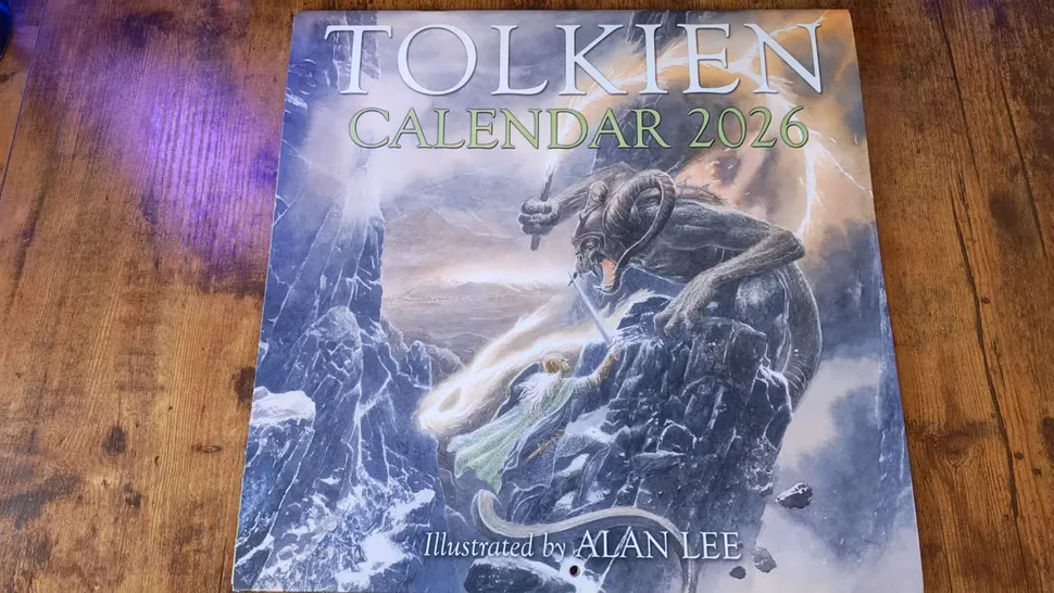 Calendário Oficial de Tolkien para 2026: Foco nos Três Grandes Contos da Terra-média 4 Calendário Oficial de Tolkien para 2026: Foco nos Três Grandes Contos da Terra-média 3