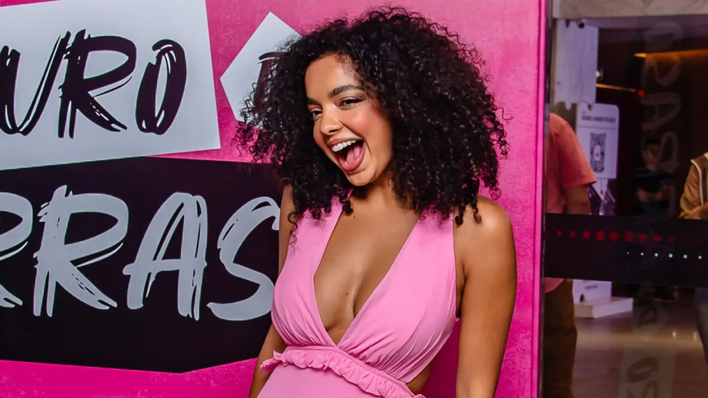 Laura Castro, de Dreamgirls, denuncia falta de repasse de valores por agência 4 Laura Castro, de Dreamgirls, denuncia falta de repasse de valores por agência 4