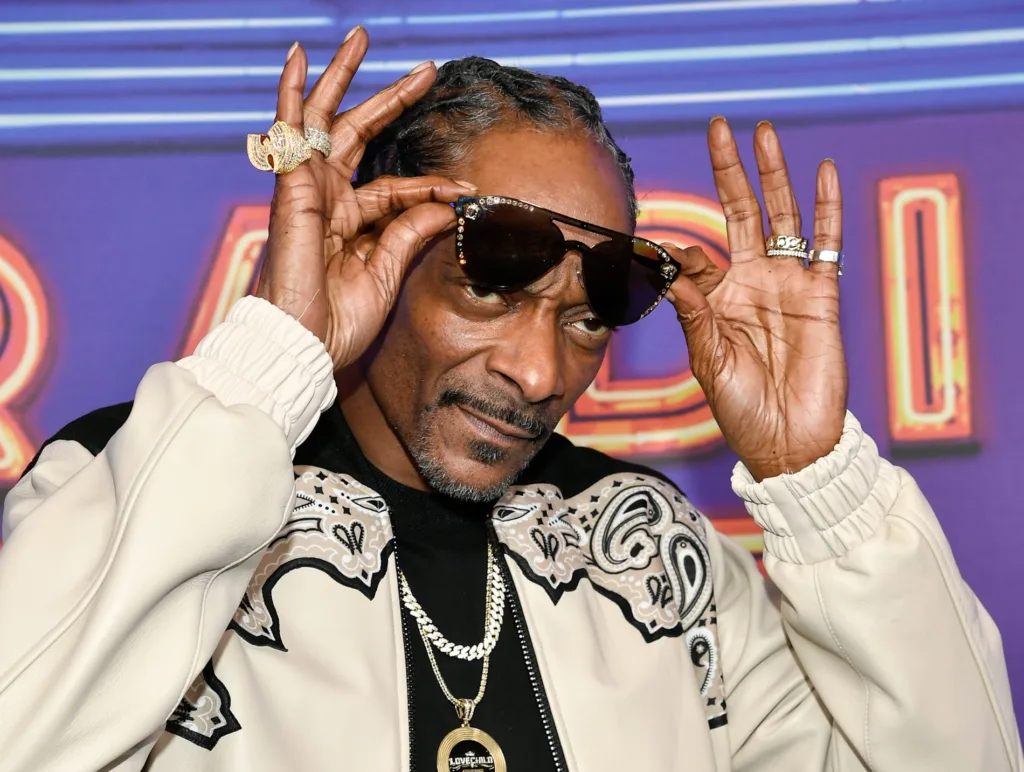 Snoop Dogg vai estrelar 'Don't Go in That House, Bitch!' de Eli Roth. 3 Snoop Dogg vai estrelar Don't Go in That House, Bitch! de Eli Roth