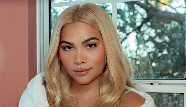 Primeiro trailer de Girls Like Girls de Hayley Kiyoko foi divulgado 2 Primeiro trailer de Girls Like Girls de Hayley Kiyoko foi divulgado 1