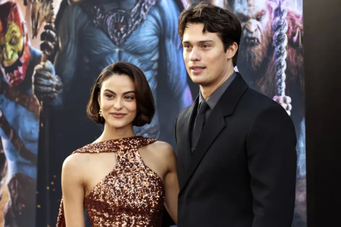 Qual filme Nicholas Galitzine e Camila Mendes vão estrelar?