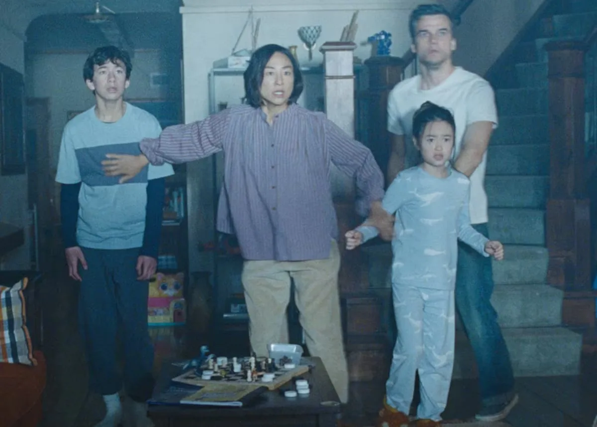 "A Última Casa" suspense da Netflix com Wagner Moura e Greta Lee ganha trailer oficial; assista 2 'A Última Casa' suspense da Netflix com Wagner Moura e Greta Lee ganha trailer oficial; assista