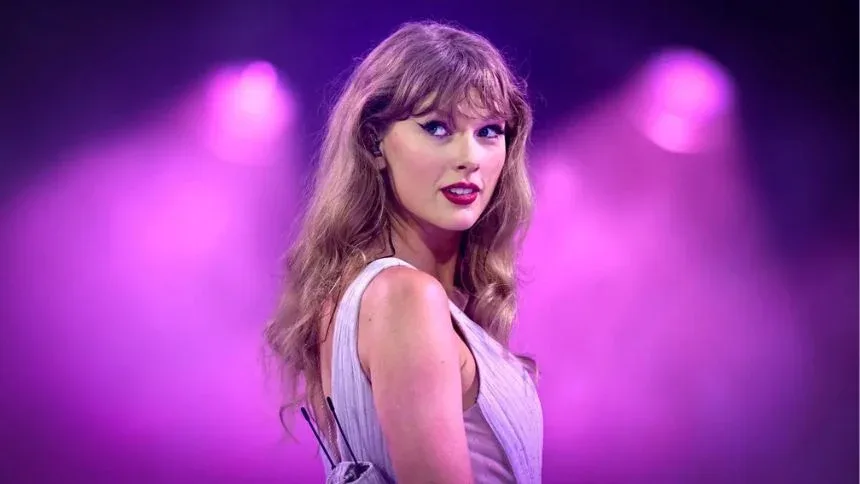 Taylor Swift anuncia música inédita para a trilha sonora da animação 'Toy Story 5' 2 Taylor Swift anuncia música inédita para a trilha sonora da animação 'Toy Story 5' 1