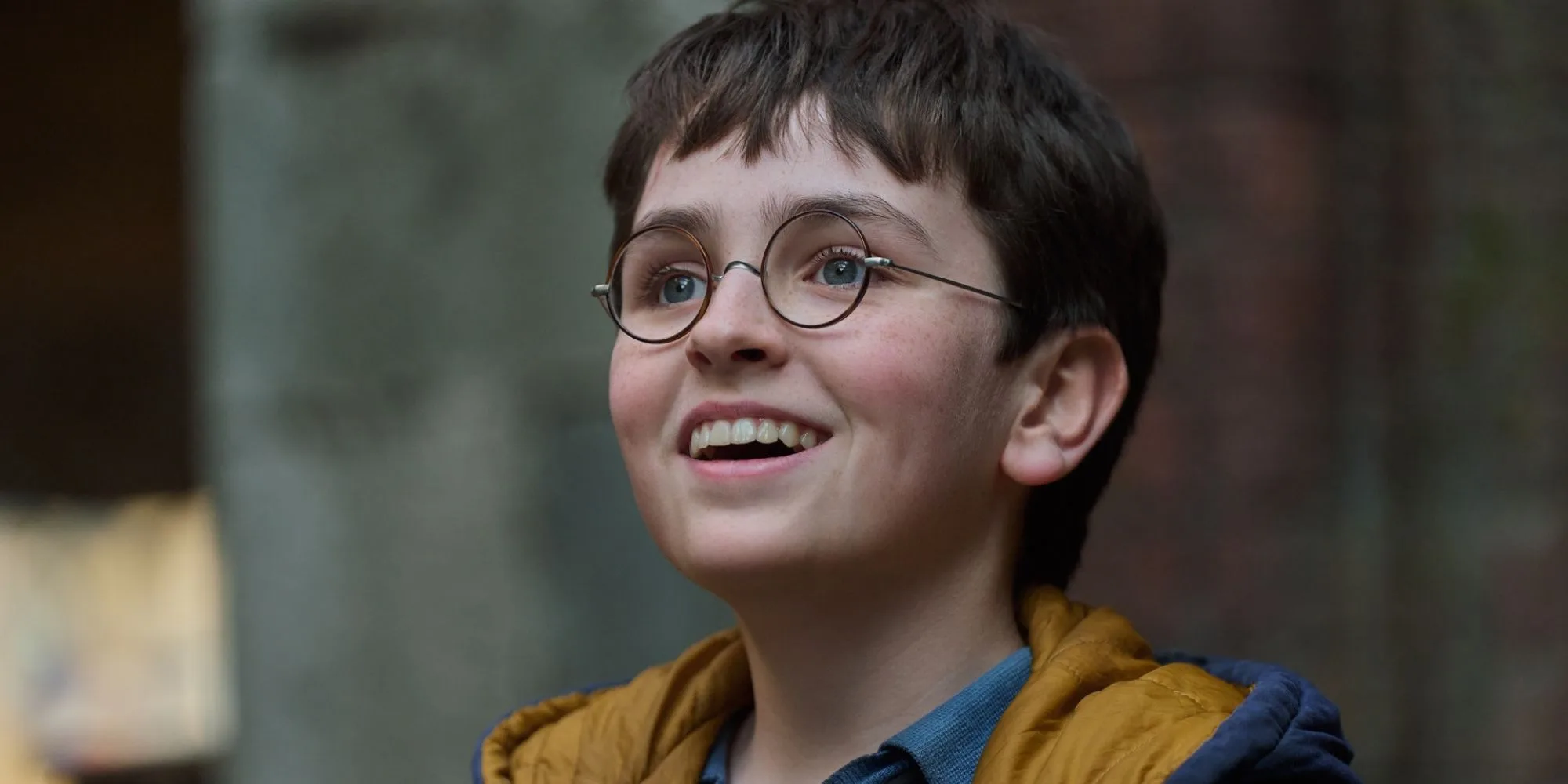 Nicholas Hoult entra para a 2ª temporada de Harry Potter na HBO e encerra espera de 25 anos - QTU Questões do Universo