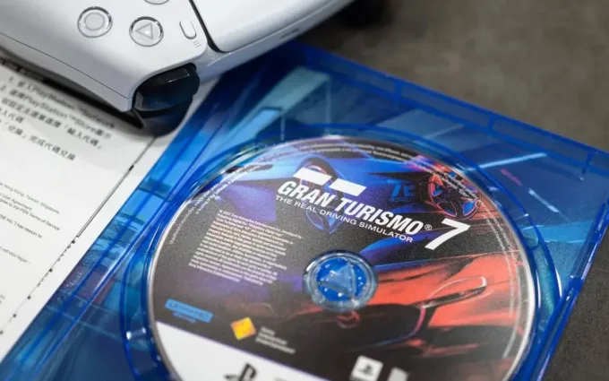 PlayStation pode voltar atrás na decisão de acabar com mídia física após pressão